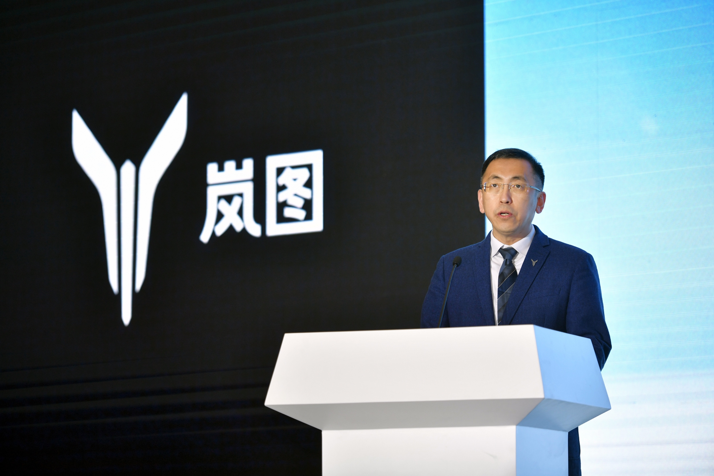 岚图汽车ceo&cto卢放