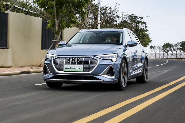 不失旗舰水准 抢鲜试驾国产版本奥迪e-tron