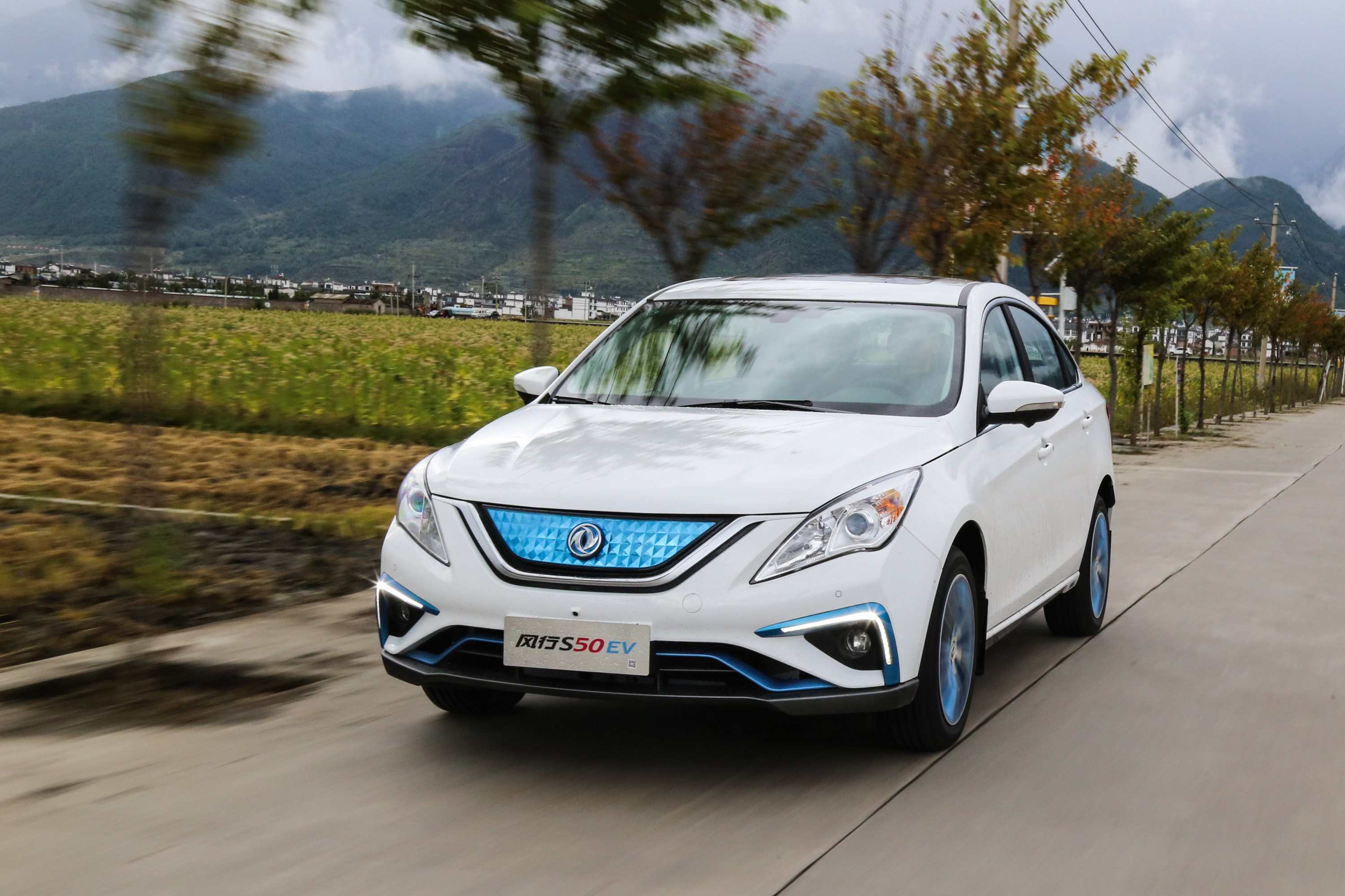 抢先试驾新款东风风行s50 ev 国产长跑型选手