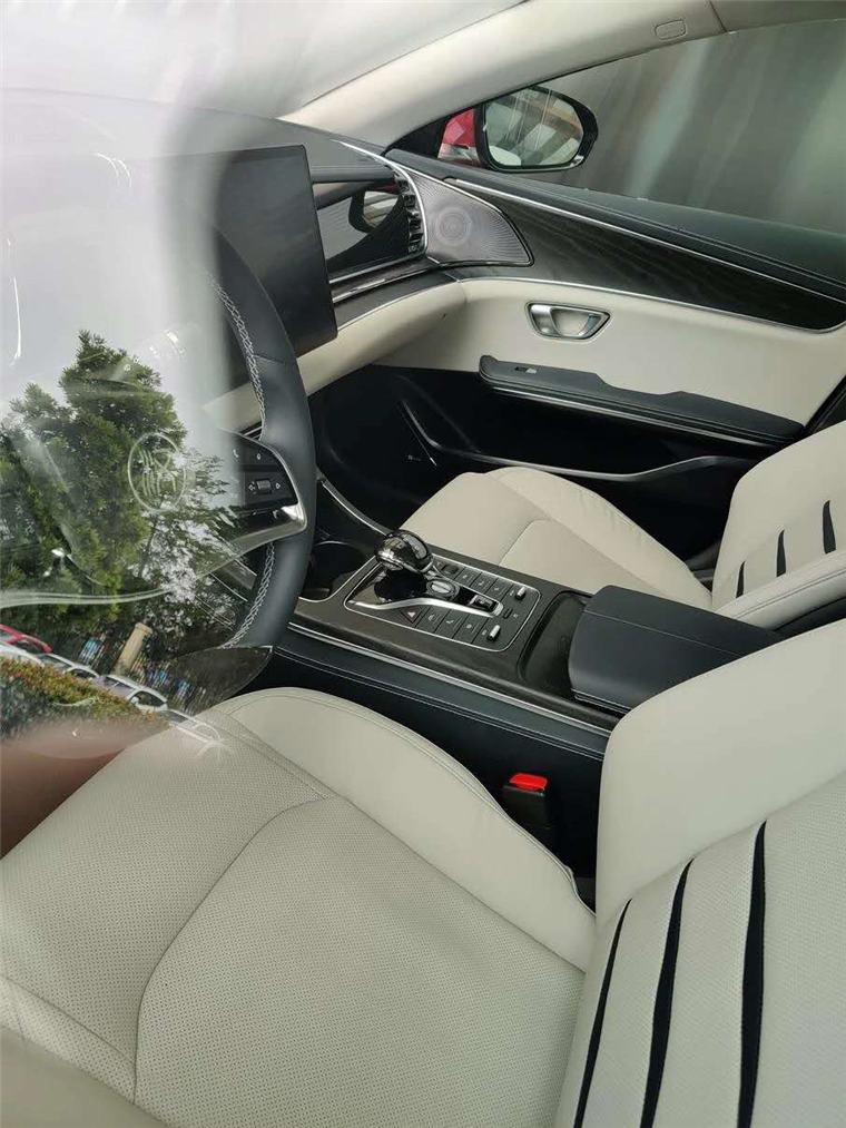 比亚迪汉ev售价20万元 5e8e11bb176ac.jpg