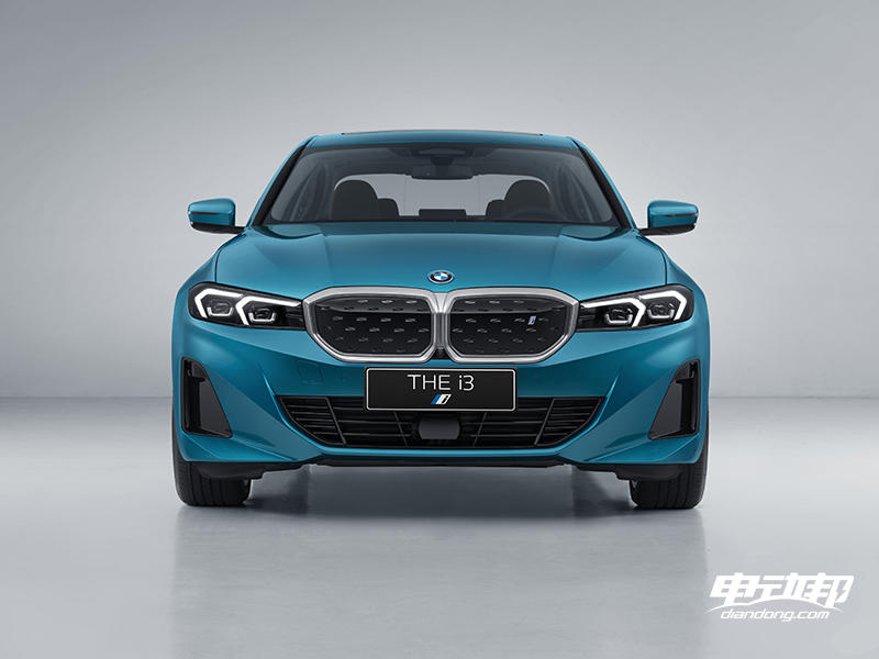 05.全新BMW i3_海岸蓝_正前方(开灯).jpg