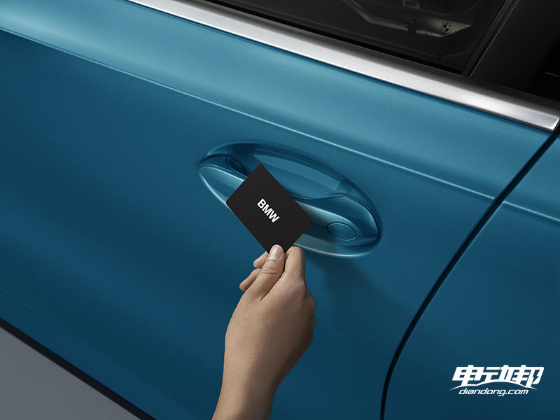 https://i2.dd-img.com/w/cms/cdb24a74a28a7d944112dbbe594f978f.jpg 33.全新BMW i3__海岸蓝_数字钥匙_带手使用.jpg